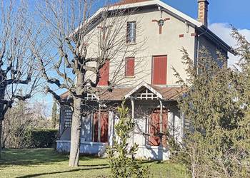 2021106 image1 - Sainte Foy Immobilier - Ce sont des agences immobilières dans l'Ouest Lyonnais spécialisées dans la location de maison ou d'appartement et la vente de propriété de prestige.