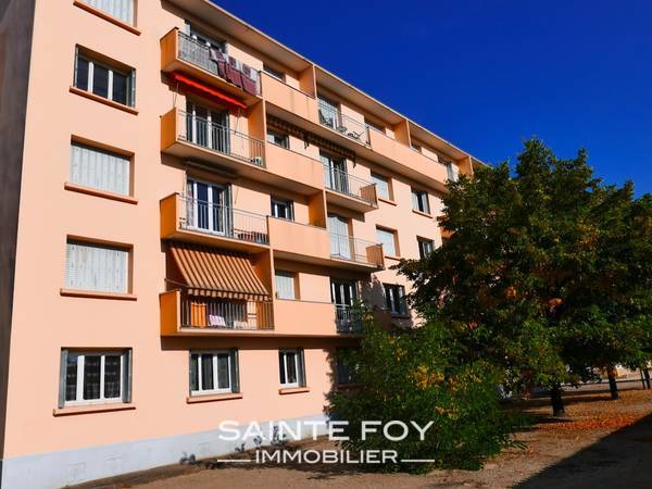 2021575 image9 - Sainte Foy Immobilier - Ce sont des agences immobilières dans l'Ouest Lyonnais spécialisées dans la location de maison ou d'appartement et la vente de propriété de prestige.