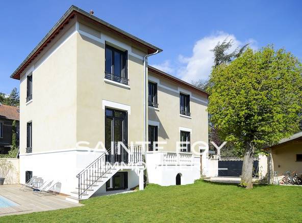 2021940 image1 - Sainte Foy Immobilier - Ce sont des agences immobilières dans l'Ouest Lyonnais spécialisées dans la location de maison ou d'appartement et la vente de propriété de prestige.