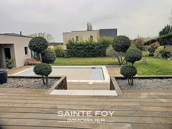 2021947 image10 - Sainte Foy Immobilier - Ce sont des agences immobilières dans l'Ouest Lyonnais spécialisées dans la location de maison ou d'appartement et la vente de propriété de prestige.