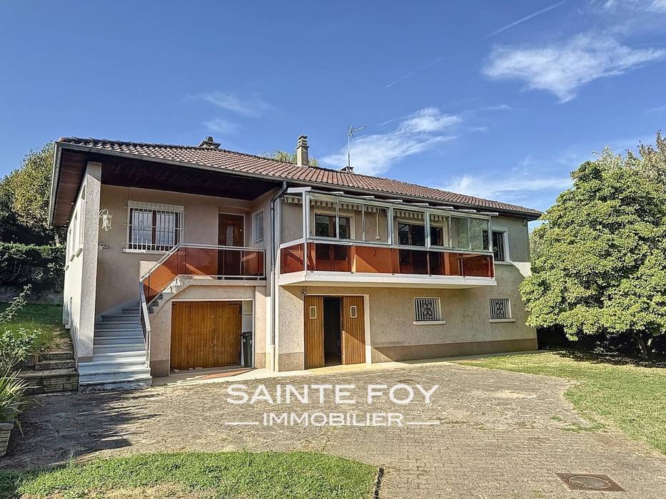 2023673 image1 - Sainte Foy Immobilier - Ce sont des agences immobilières dans l'Ouest Lyonnais spécialisées dans la location de maison ou d'appartement et la vente de propriété de prestige.