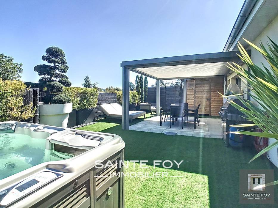 2023732 image1 - Sainte Foy Immobilier - Ce sont des agences immobilières dans l'Ouest Lyonnais spécialisées dans la location de maison ou d'appartement et la vente de propriété de prestige.