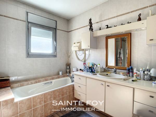 2023735 image6 - Sainte Foy Immobilier - Ce sont des agences immobilières dans l'Ouest Lyonnais spécialisées dans la location de maison ou d'appartement et la vente de propriété de prestige.