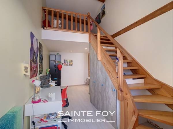 2025503 image7 - Sainte Foy Immobilier - Ce sont des agences immobilières dans l'Ouest Lyonnais spécialisées dans la location de maison ou d'appartement et la vente de propriété de prestige.
