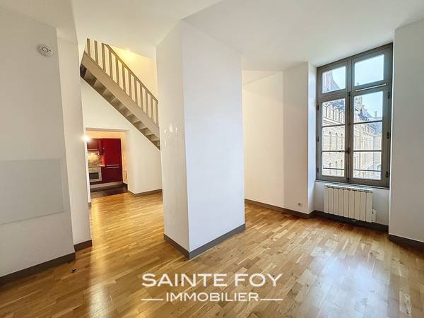 2022554 image3 - Sainte Foy Immobilier - Ce sont des agences immobilières dans l'Ouest Lyonnais spécialisées dans la location de maison ou d'appartement et la vente de propriété de prestige.