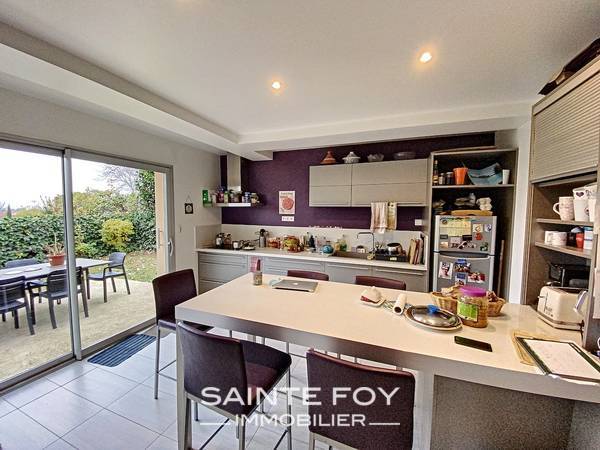 2021737 image2 - Sainte Foy Immobilier - Ce sont des agences immobilières dans l'Ouest Lyonnais spécialisées dans la location de maison ou d'appartement et la vente de propriété de prestige.