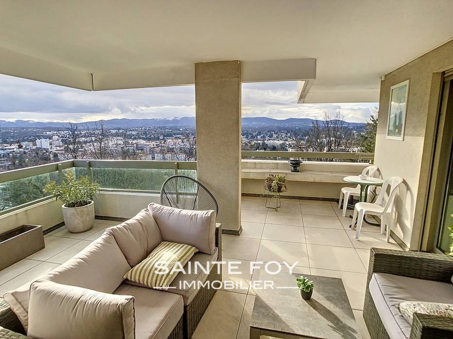 2025641 image1 - Sainte Foy Immobilier - Ce sont des agences immobilières dans l'Ouest Lyonnais spécialisées dans la location de maison ou d'appartement et la vente de propriété de prestige.