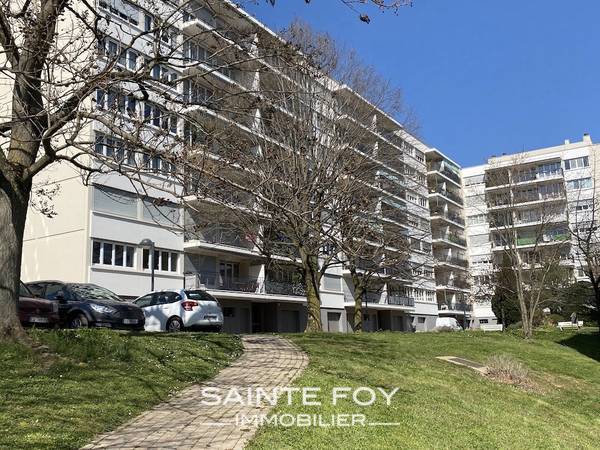 2025652 image9 - Sainte Foy Immobilier - Ce sont des agences immobilières dans l'Ouest Lyonnais spécialisées dans la location de maison ou d'appartement et la vente de propriété de prestige.