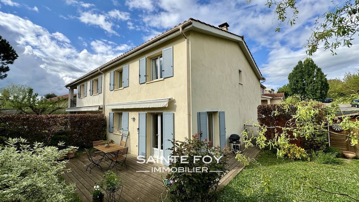 2025691 image1 - Sainte Foy Immobilier - Ce sont des agences immobilières dans l'Ouest Lyonnais spécialisées dans la location de maison ou d'appartement et la vente de propriété de prestige.