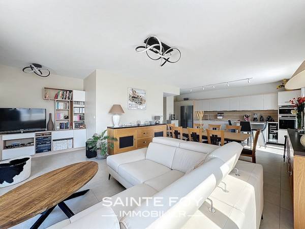 2025745 image6 - Sainte Foy Immobilier - Ce sont des agences immobilières dans l'Ouest Lyonnais spécialisées dans la location de maison ou d'appartement et la vente de propriété de prestige.