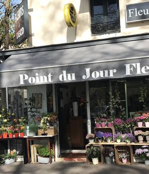 Point du jour fleurs devanture - Sainte Foy Immobilier - Ce sont des agences immobilières dans l'Ouest Lyonnais spécialisées dans la location de maison ou d'appartement et la vente de propriété de prestige.