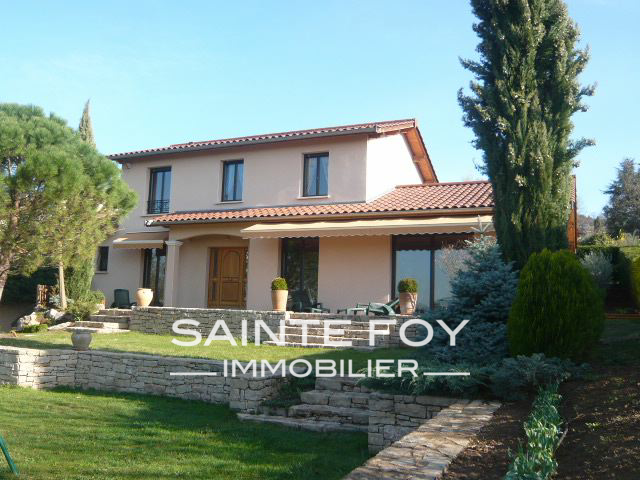 5962 image1 - Sainte Foy Immobilier - Ce sont des agences immobilières dans l'Ouest Lyonnais spécialisées dans la location de maison ou d'appartement et la vente de propriété de prestige.