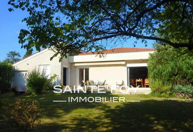 8107 image1 - Sainte Foy Immobilier - Ce sont des agences immobilières dans l'Ouest Lyonnais spécialisées dans la location de maison ou d'appartement et la vente de propriété de prestige.