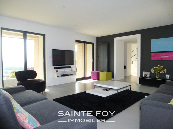 9807 image2 - Sainte Foy Immobilier - Ce sont des agences immobilières dans l'Ouest Lyonnais spécialisées dans la location de maison ou d'appartement et la vente de propriété de prestige.