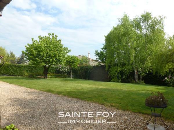 10736 image5 - Sainte Foy Immobilier - Ce sont des agences immobilières dans l'Ouest Lyonnais spécialisées dans la location de maison ou d'appartement et la vente de propriété de prestige.