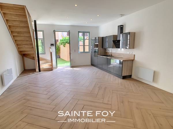 2019617 image2 - Sainte Foy Immobilier - Ce sont des agences immobilières dans l'Ouest Lyonnais spécialisées dans la location de maison ou d'appartement et la vente de propriété de prestige.