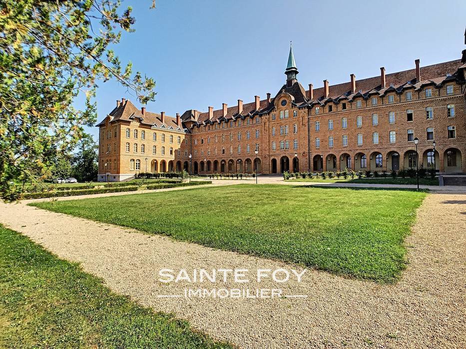 1761353 image1 - Sainte Foy Immobilier - Ce sont des agences immobilières dans l'Ouest Lyonnais spécialisées dans la location de maison ou d'appartement et la vente de propriété de prestige.