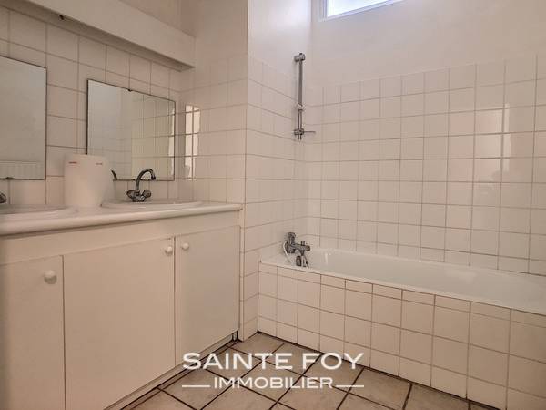 2019720 image8 - Sainte Foy Immobilier - Ce sont des agences immobilières dans l'Ouest Lyonnais spécialisées dans la location de maison ou d'appartement et la vente de propriété de prestige.