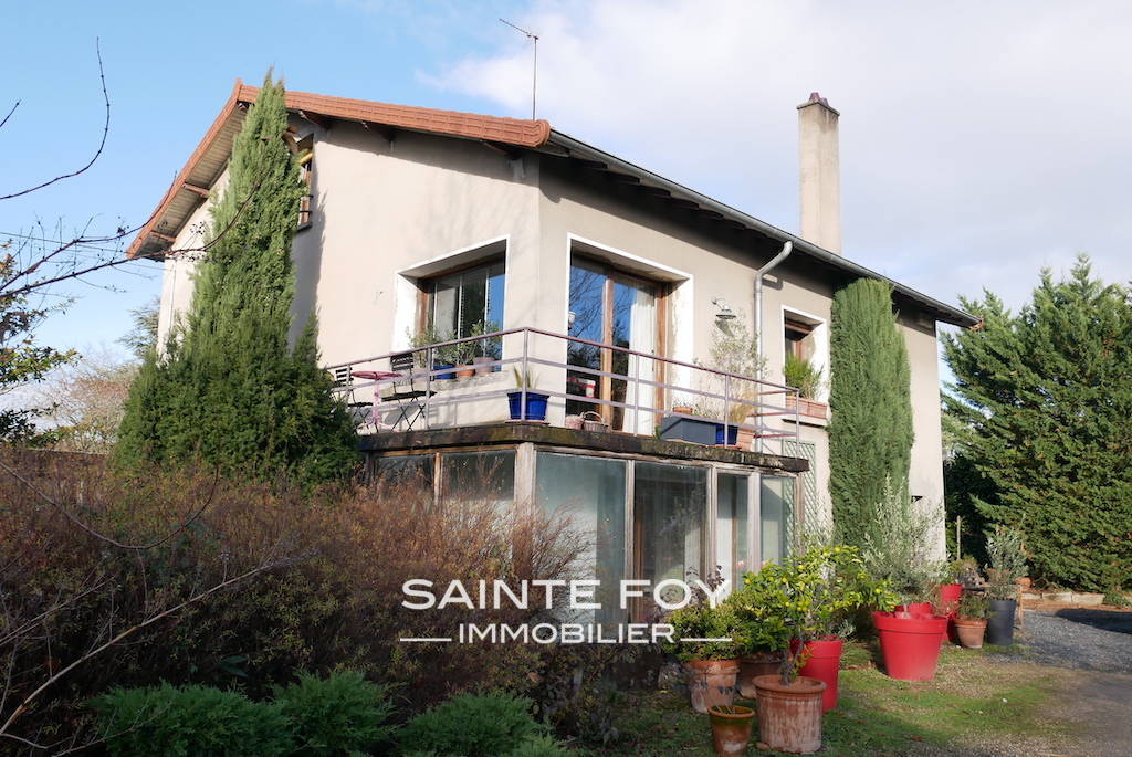 118469 image1 - Sainte Foy Immobilier - Ce sont des agences immobilières dans l'Ouest Lyonnais spécialisées dans la location de maison ou d'appartement et la vente de propriété de prestige.