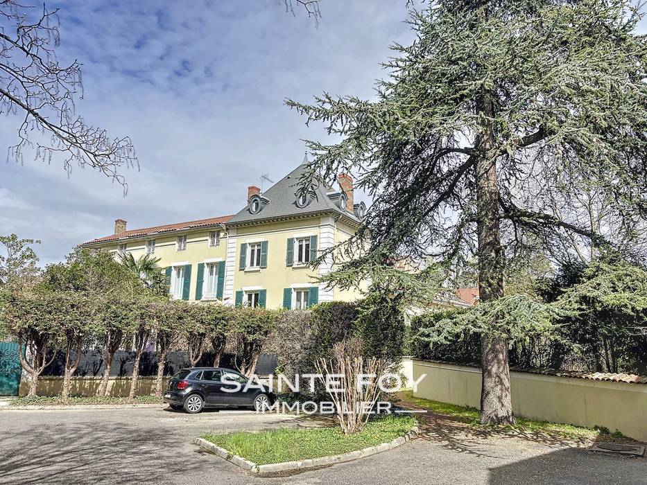11864 image1 - Sainte Foy Immobilier - Ce sont des agences immobilières dans l'Ouest Lyonnais spécialisées dans la location de maison ou d'appartement et la vente de propriété de prestige.