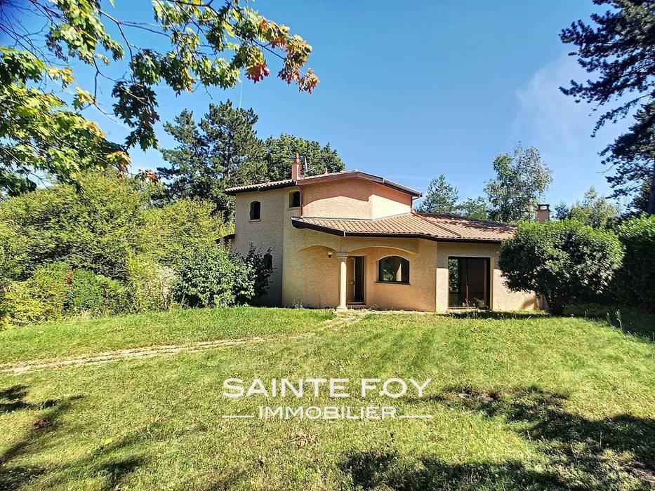 2019760 image1 - Sainte Foy Immobilier - Ce sont des agences immobilières dans l'Ouest Lyonnais spécialisées dans la location de maison ou d'appartement et la vente de propriété de prestige.