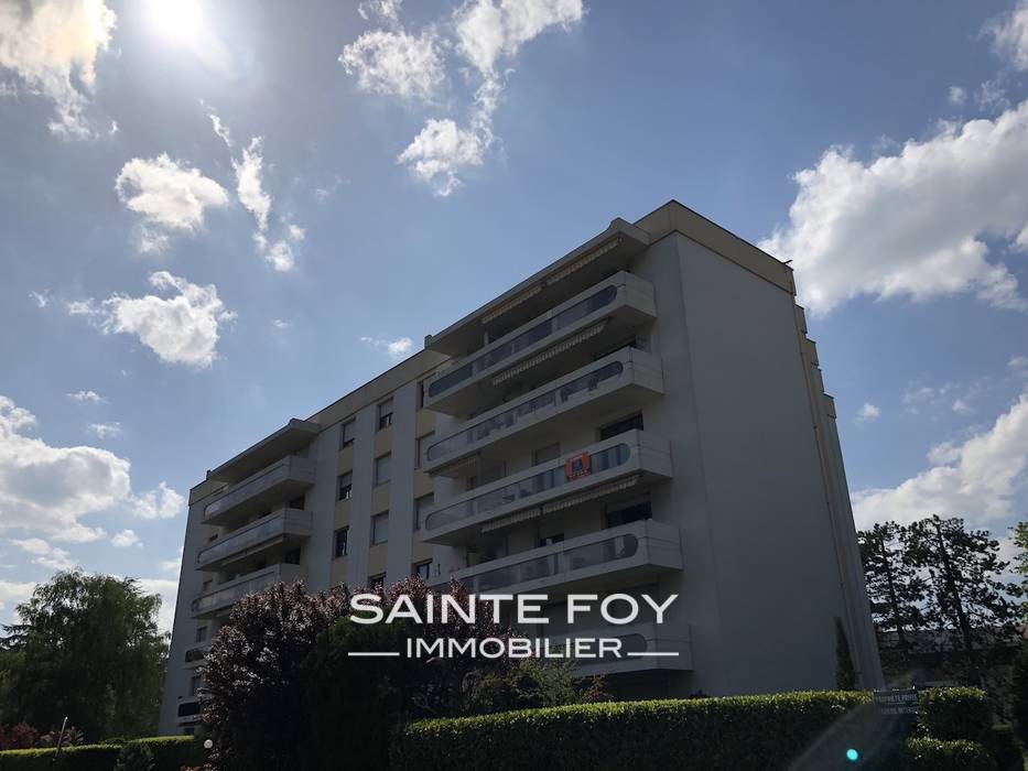 13396 image1 - Sainte Foy Immobilier - Ce sont des agences immobilières dans l'Ouest Lyonnais spécialisées dans la location de maison ou d'appartement et la vente de propriété de prestige.