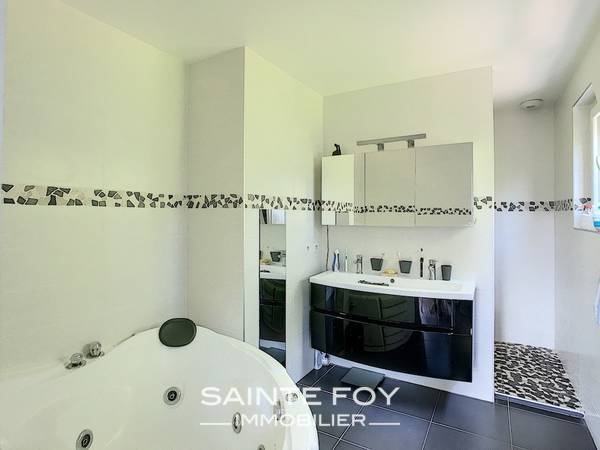2019694 image5 - Sainte Foy Immobilier - Ce sont des agences immobilières dans l'Ouest Lyonnais spécialisées dans la location de maison ou d'appartement et la vente de propriété de prestige.