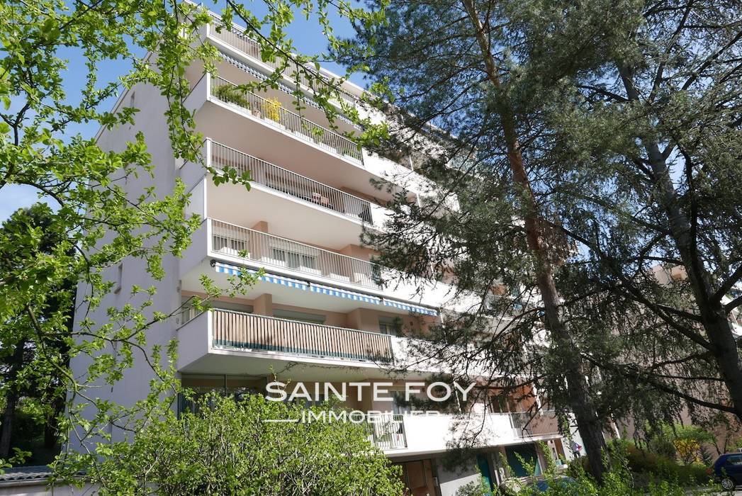 13959 image1 - Sainte Foy Immobilier - Ce sont des agences immobilières dans l'Ouest Lyonnais spécialisées dans la location de maison ou d'appartement et la vente de propriété de prestige.