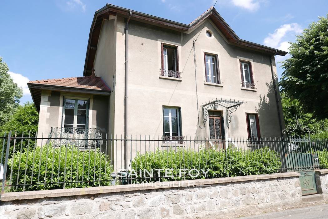 13759 image1 - Sainte Foy Immobilier - Ce sont des agences immobilières dans l'Ouest Lyonnais spécialisées dans la location de maison ou d'appartement et la vente de propriété de prestige.