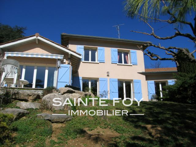 4496 image1 - Sainte Foy Immobilier - Ce sont des agences immobilières dans l'Ouest Lyonnais spécialisées dans la location de maison ou d'appartement et la vente de propriété de prestige.