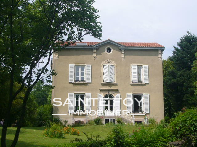 6563 image1 - Sainte Foy Immobilier - Ce sont des agences immobilières dans l'Ouest Lyonnais spécialisées dans la location de maison ou d'appartement et la vente de propriété de prestige.