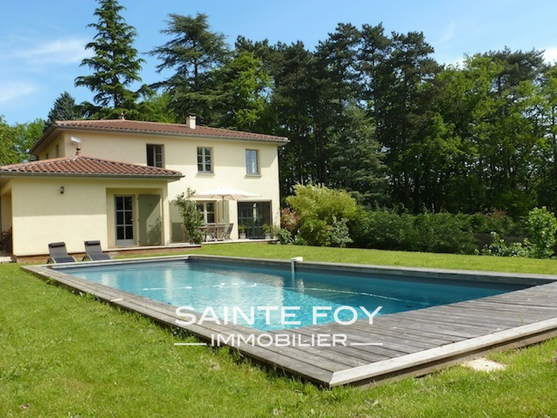 8420 image1 - Sainte Foy Immobilier - Ce sont des agences immobilières dans l'Ouest Lyonnais spécialisées dans la location de maison ou d'appartement et la vente de propriété de prestige.