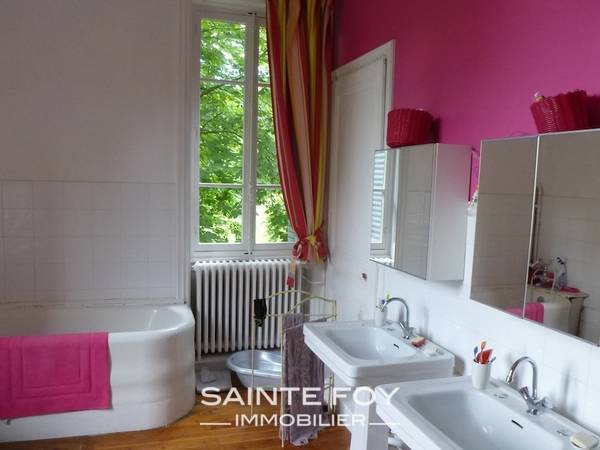 10380 image3 - Sainte Foy Immobilier - Ce sont des agences immobilières dans l'Ouest Lyonnais spécialisées dans la location de maison ou d'appartement et la vente de propriété de prestige.