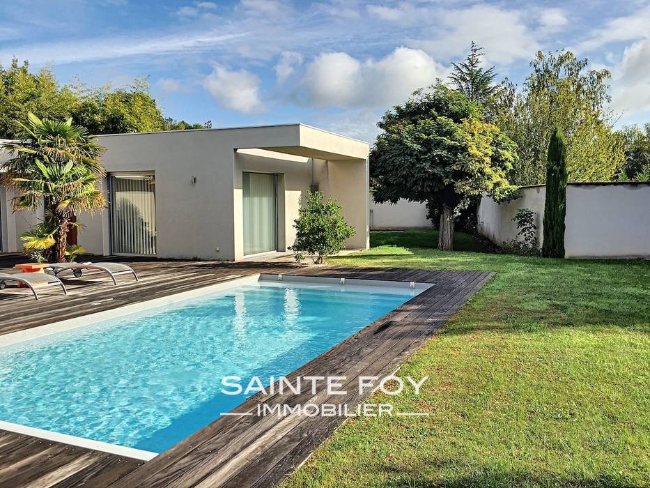 2019716 image1 - Sainte Foy Immobilier - Ce sont des agences immobilières dans l'Ouest Lyonnais spécialisées dans la location de maison ou d'appartement et la vente de propriété de prestige.