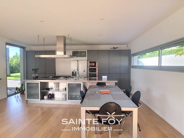 2019716 image4 - Sainte Foy Immobilier - Ce sont des agences immobilières dans l'Ouest Lyonnais spécialisées dans la location de maison ou d'appartement et la vente de propriété de prestige.