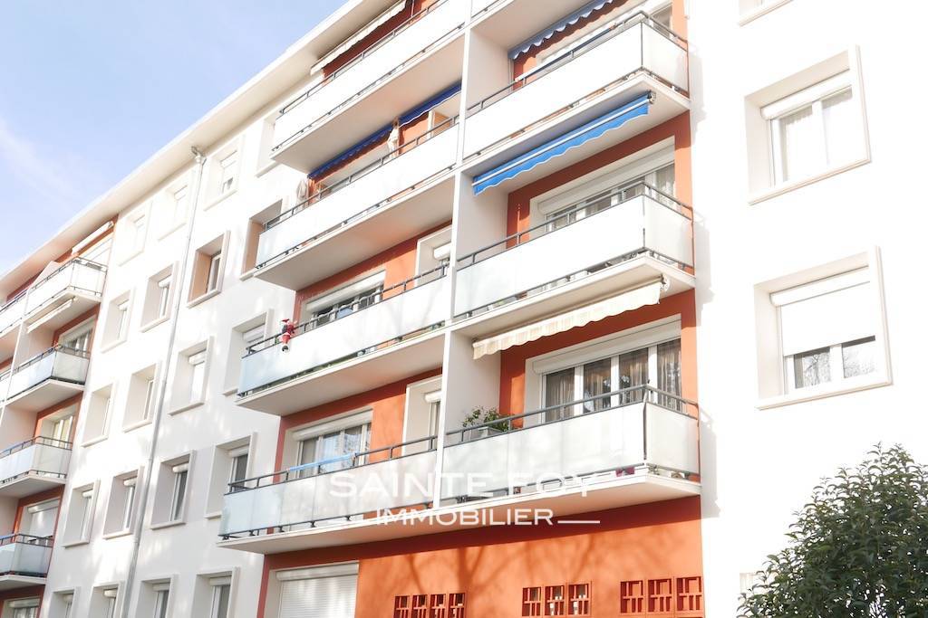 14256 image1 - Sainte Foy Immobilier - Ce sont des agences immobilières dans l'Ouest Lyonnais spécialisées dans la location de maison ou d'appartement et la vente de propriété de prestige.