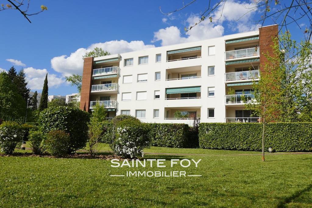 13604 image1 - Sainte Foy Immobilier - Ce sont des agences immobilières dans l'Ouest Lyonnais spécialisées dans la location de maison ou d'appartement et la vente de propriété de prestige.