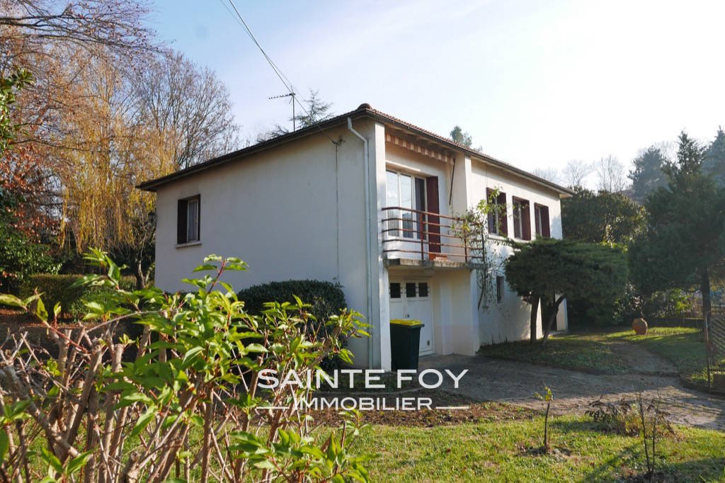 14239 image1 - Sainte Foy Immobilier - Ce sont des agences immobilières dans l'Ouest Lyonnais spécialisées dans la location de maison ou d'appartement et la vente de propriété de prestige.