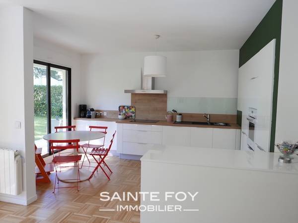 13628 image4 - Sainte Foy Immobilier - Ce sont des agences immobilières dans l'Ouest Lyonnais spécialisées dans la location de maison ou d'appartement et la vente de propriété de prestige.