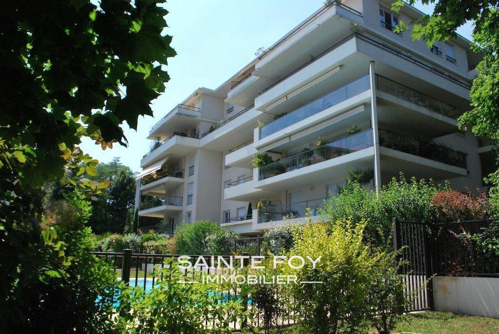 14255 image1 - Sainte Foy Immobilier - Ce sont des agences immobilières dans l'Ouest Lyonnais spécialisées dans la location de maison ou d'appartement et la vente de propriété de prestige.