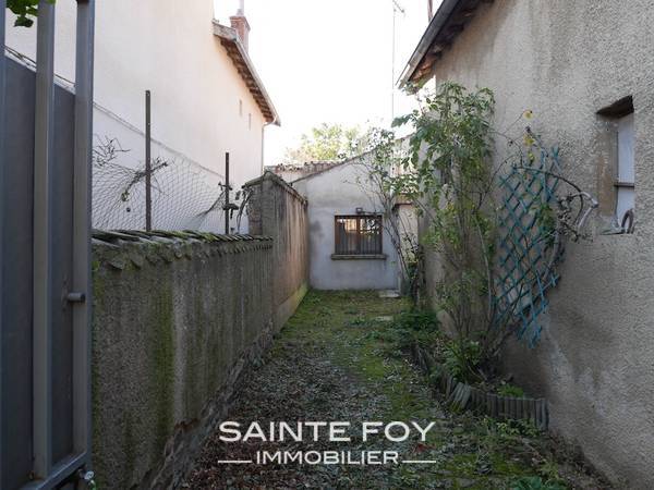 12776 image2 - Sainte Foy Immobilier - Ce sont des agences immobilières dans l'Ouest Lyonnais spécialisées dans la location de maison ou d'appartement et la vente de propriété de prestige.