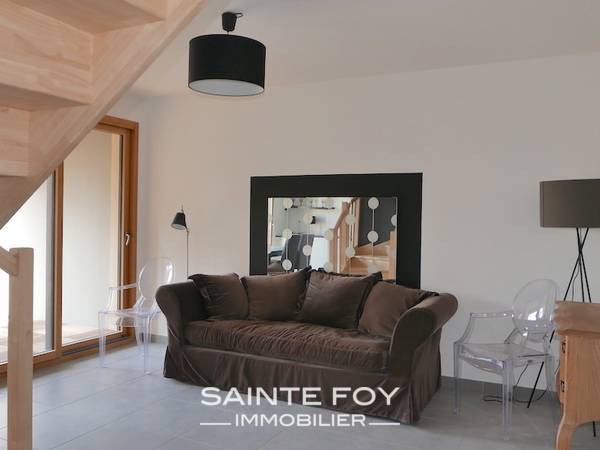 10672 image2 - Sainte Foy Immobilier - Ce sont des agences immobilières dans l'Ouest Lyonnais spécialisées dans la location de maison ou d'appartement et la vente de propriété de prestige.