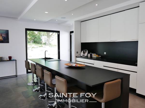 11325 image3 - Sainte Foy Immobilier - Ce sont des agences immobilières dans l'Ouest Lyonnais spécialisées dans la location de maison ou d'appartement et la vente de propriété de prestige.
