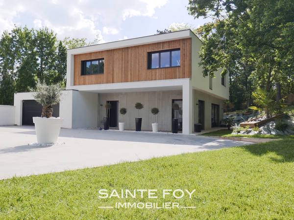 11325 image10 - Sainte Foy Immobilier - Ce sont des agences immobilières dans l'Ouest Lyonnais spécialisées dans la location de maison ou d'appartement et la vente de propriété de prestige.