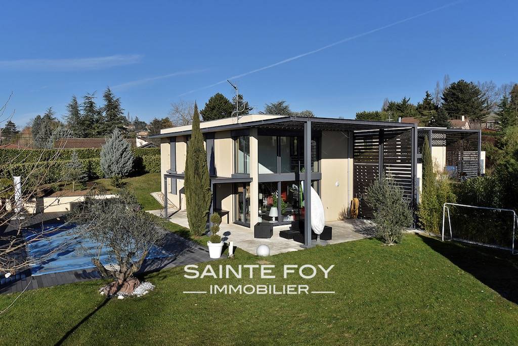 10808 image1 - Sainte Foy Immobilier - Ce sont des agences immobilières dans l'Ouest Lyonnais spécialisées dans la location de maison ou d'appartement et la vente de propriété de prestige.