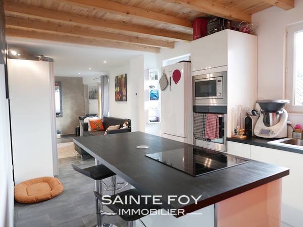 13969 image4 - Sainte Foy Immobilier - Ce sont des agences immobilières dans l'Ouest Lyonnais spécialisées dans la location de maison ou d'appartement et la vente de propriété de prestige.