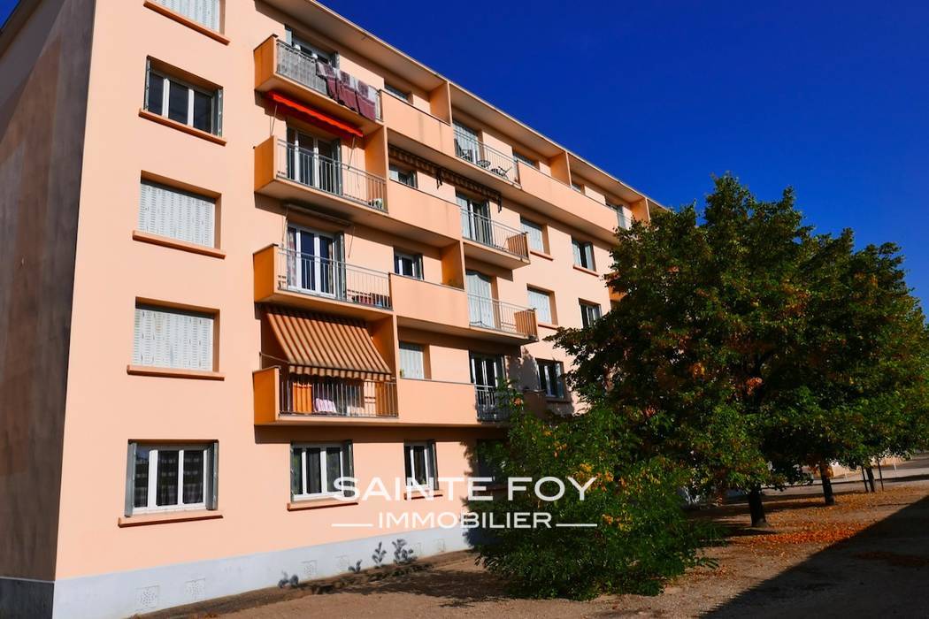 14068 image1 - Sainte Foy Immobilier - Ce sont des agences immobilières dans l'Ouest Lyonnais spécialisées dans la location de maison ou d'appartement et la vente de propriété de prestige.