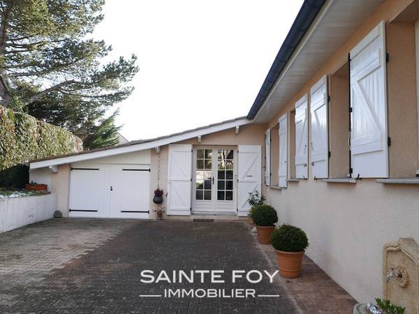 14327 image10 - Sainte Foy Immobilier - Ce sont des agences immobilières dans l'Ouest Lyonnais spécialisées dans la location de maison ou d'appartement et la vente de propriété de prestige.
