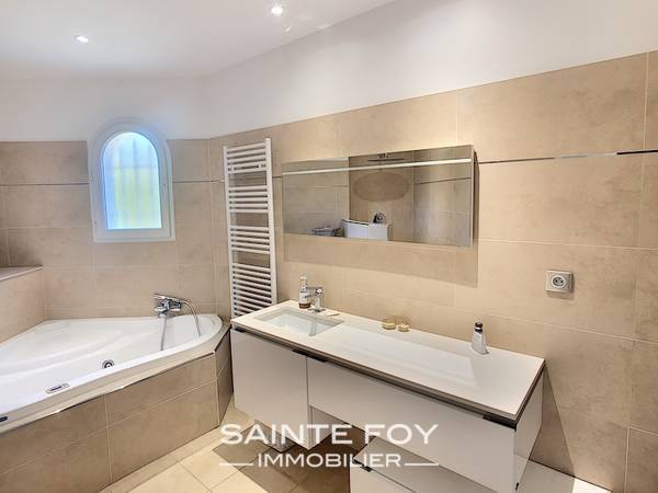 2019762 image6 - Sainte Foy Immobilier - Ce sont des agences immobilières dans l'Ouest Lyonnais spécialisées dans la location de maison ou d'appartement et la vente de propriété de prestige.