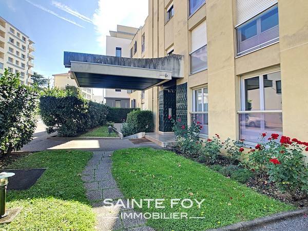 2019782 image9 - Sainte Foy Immobilier - Ce sont des agences immobilières dans l'Ouest Lyonnais spécialisées dans la location de maison ou d'appartement et la vente de propriété de prestige.